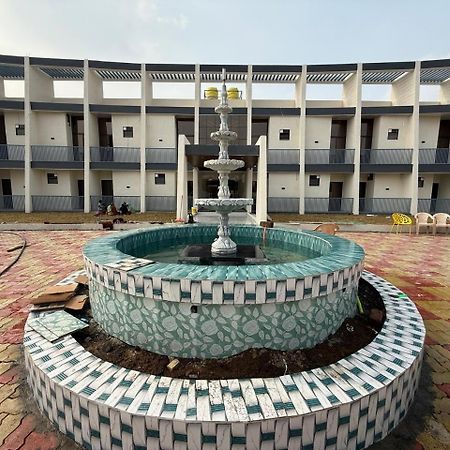 Hotel Madhuban Аурангабад Екстериор снимка