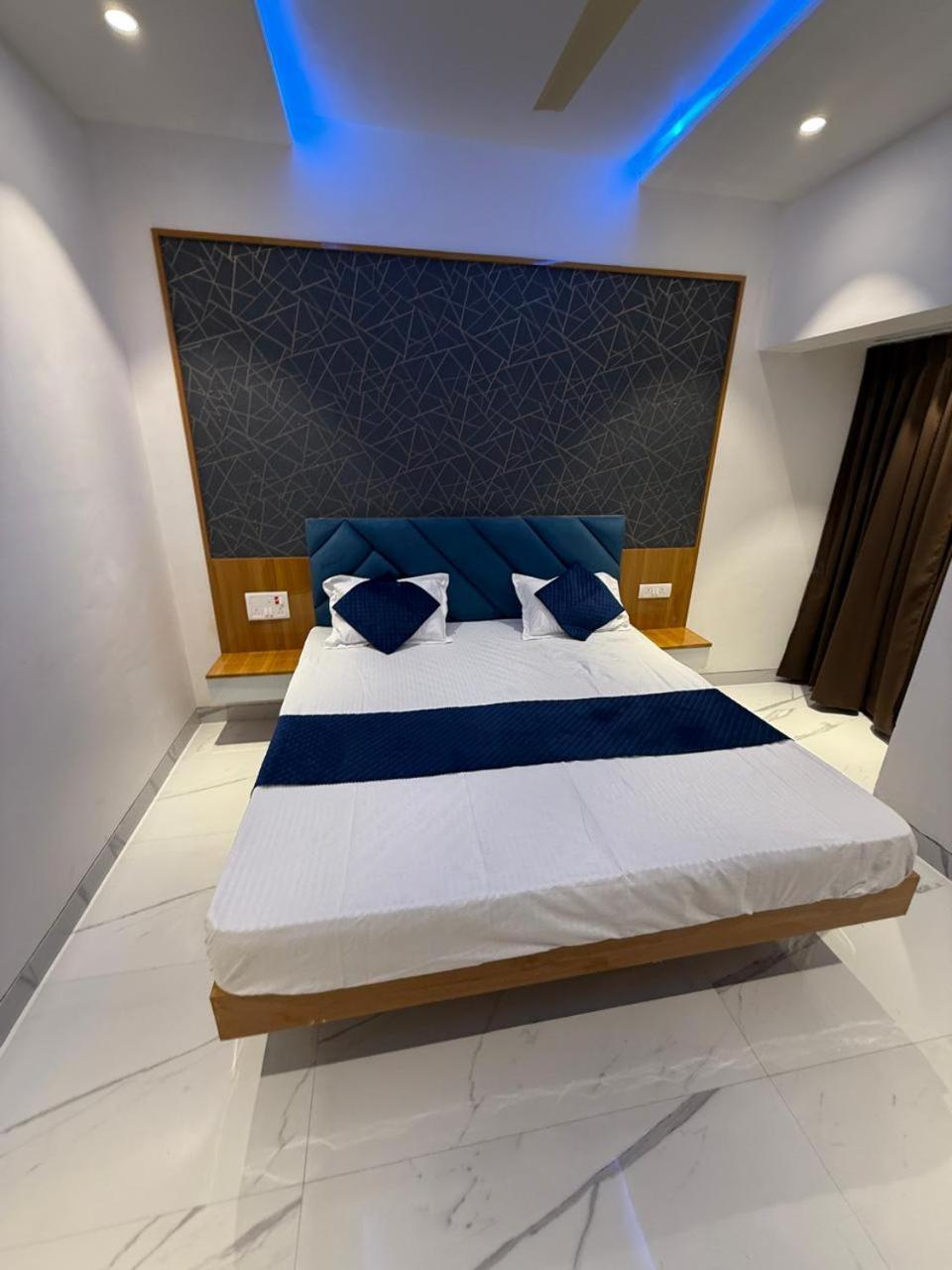 Hotel Madhuban Аурангабад Екстериор снимка