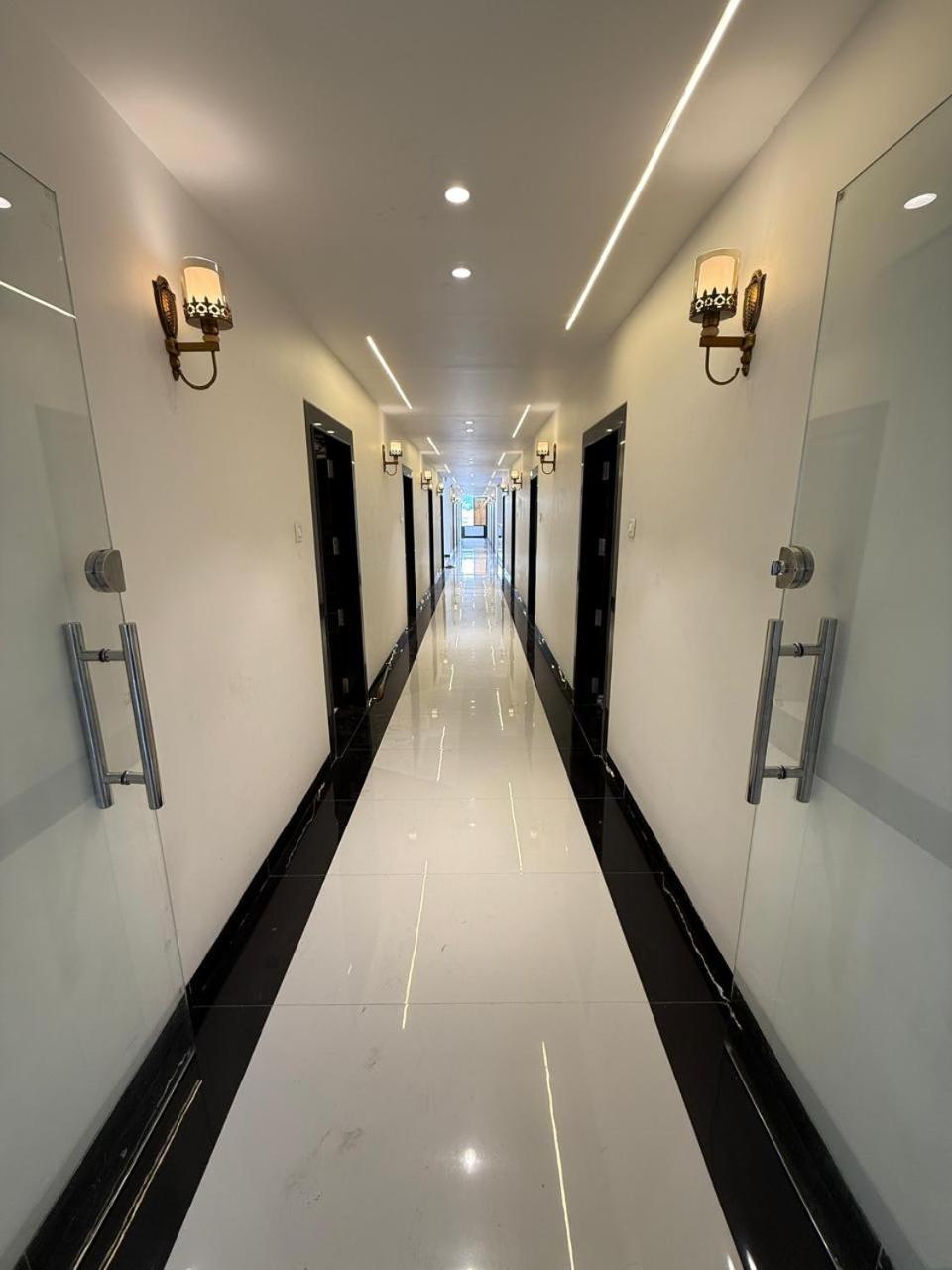 Hotel Madhuban Аурангабад Екстериор снимка