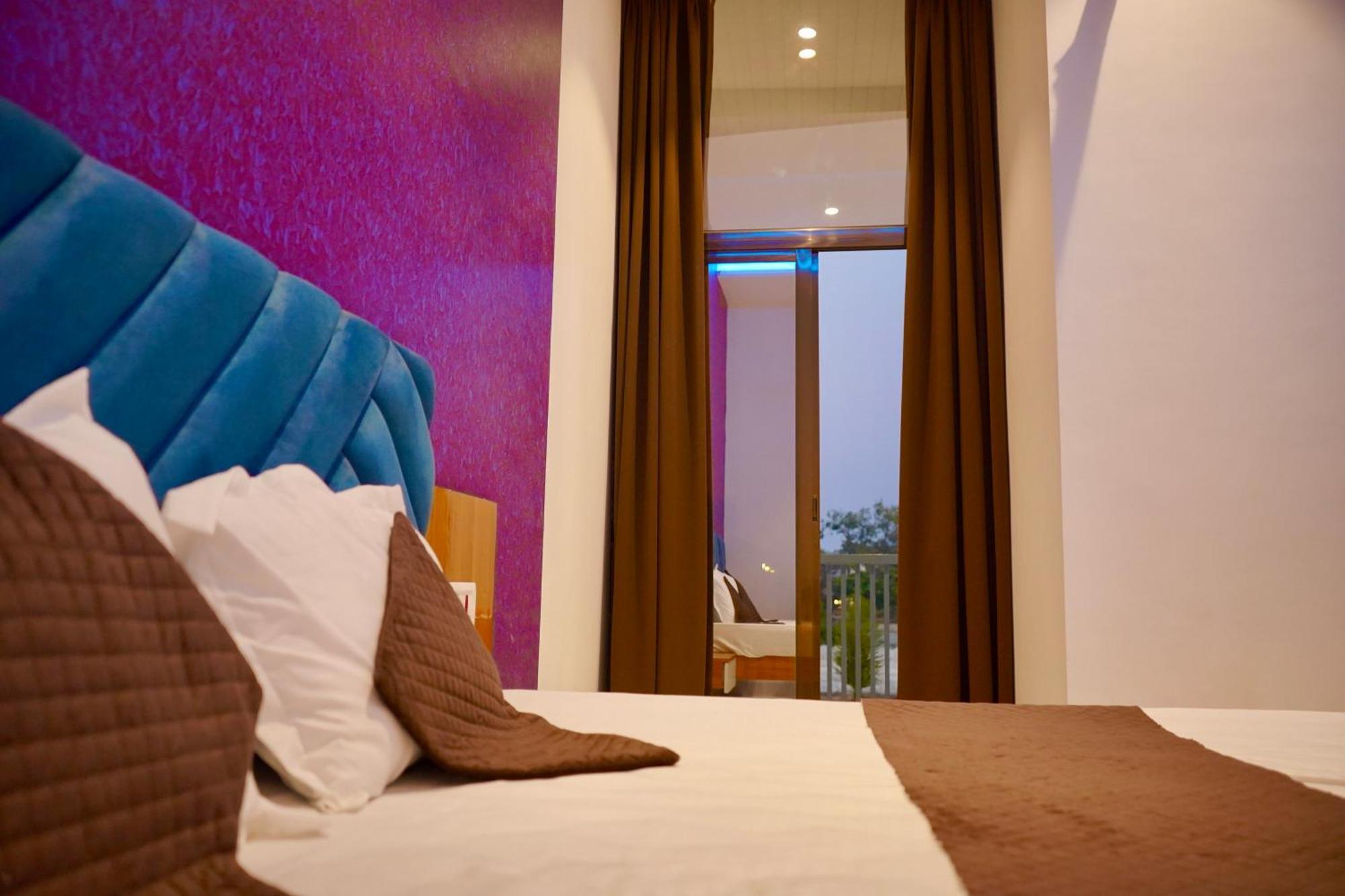 Hotel Madhuban Аурангабад Екстериор снимка