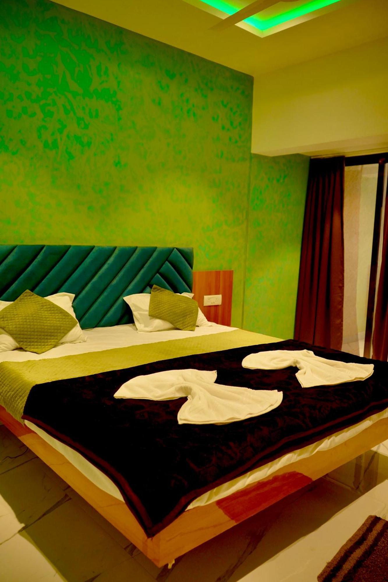 Hotel Madhuban Аурангабад Екстериор снимка