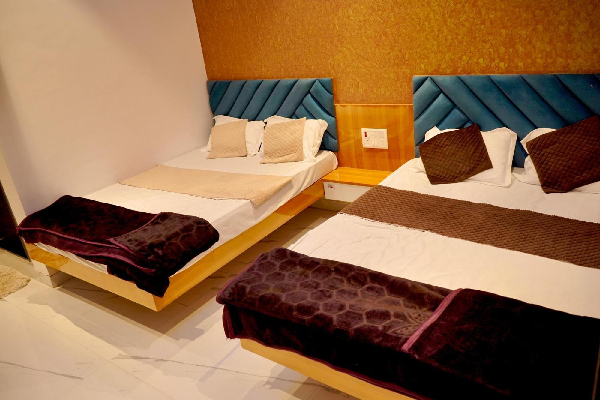 Hotel Madhuban Аурангабад Екстериор снимка